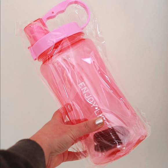 NEW! Enjoy Life 1500ml pink water bottle - Picture 1 of 4